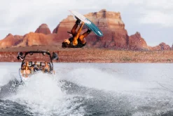 Liquid Force Angel Wakeboard | Plush 6R Bindings 2026