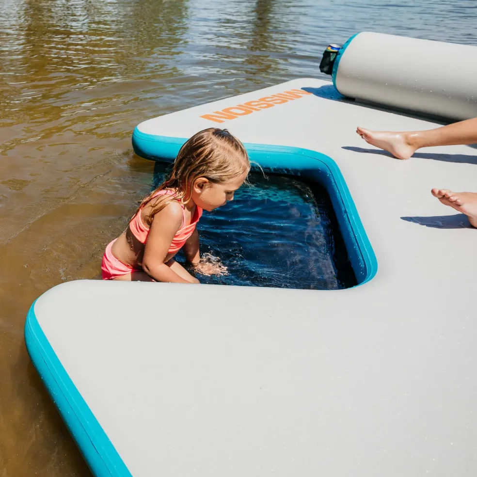 MISSION Reef Lite Lounge Inflatable Water Mat (6.5' x11.5' x 6')